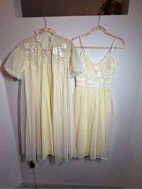 Chiffon Ruffles Lingerie Dress Nightgown Peignoir VINTAGE robe set small medium